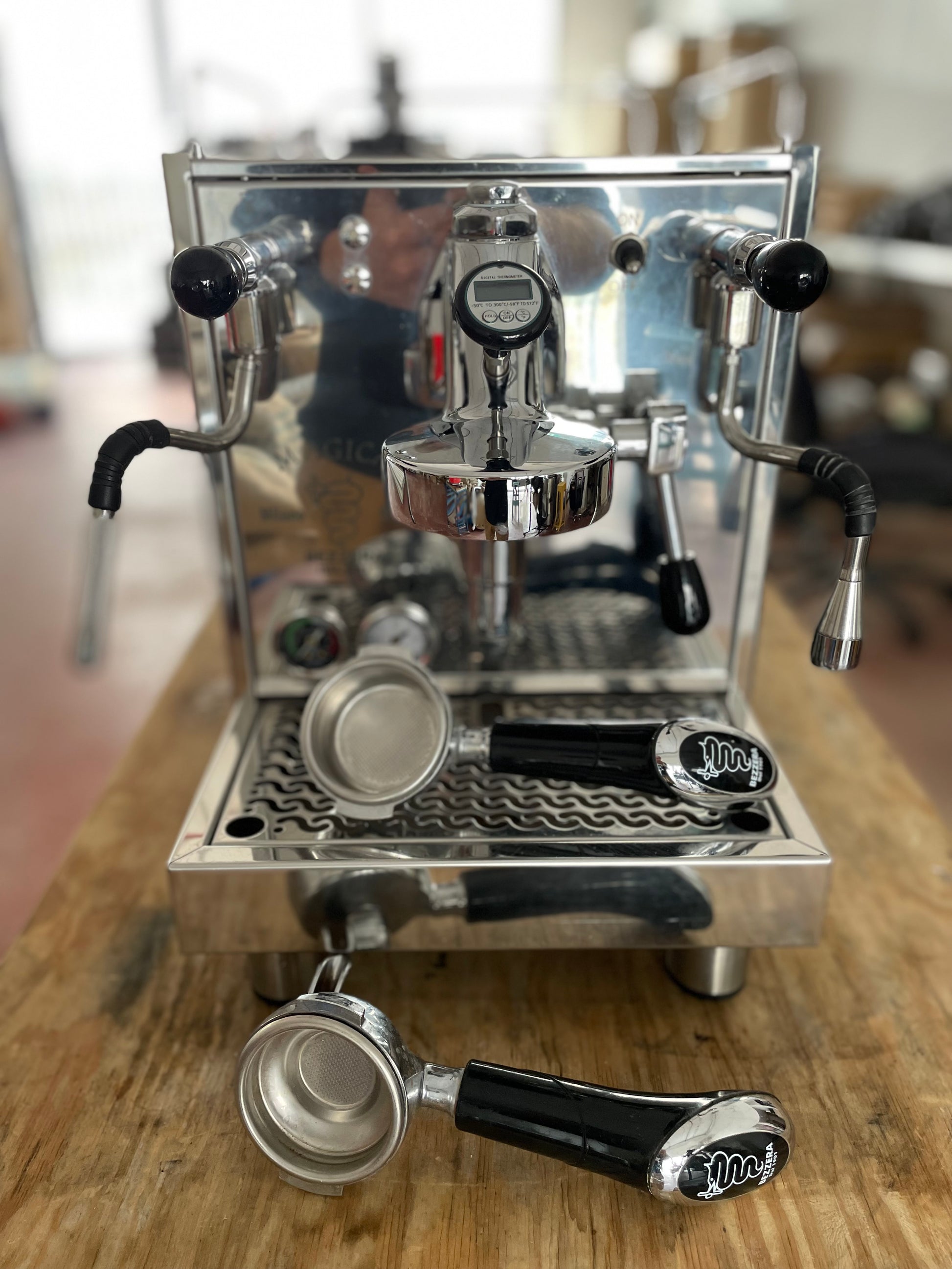 מכונה מחודשת - מכונת קפה מקצועית בזרה מג'יקה