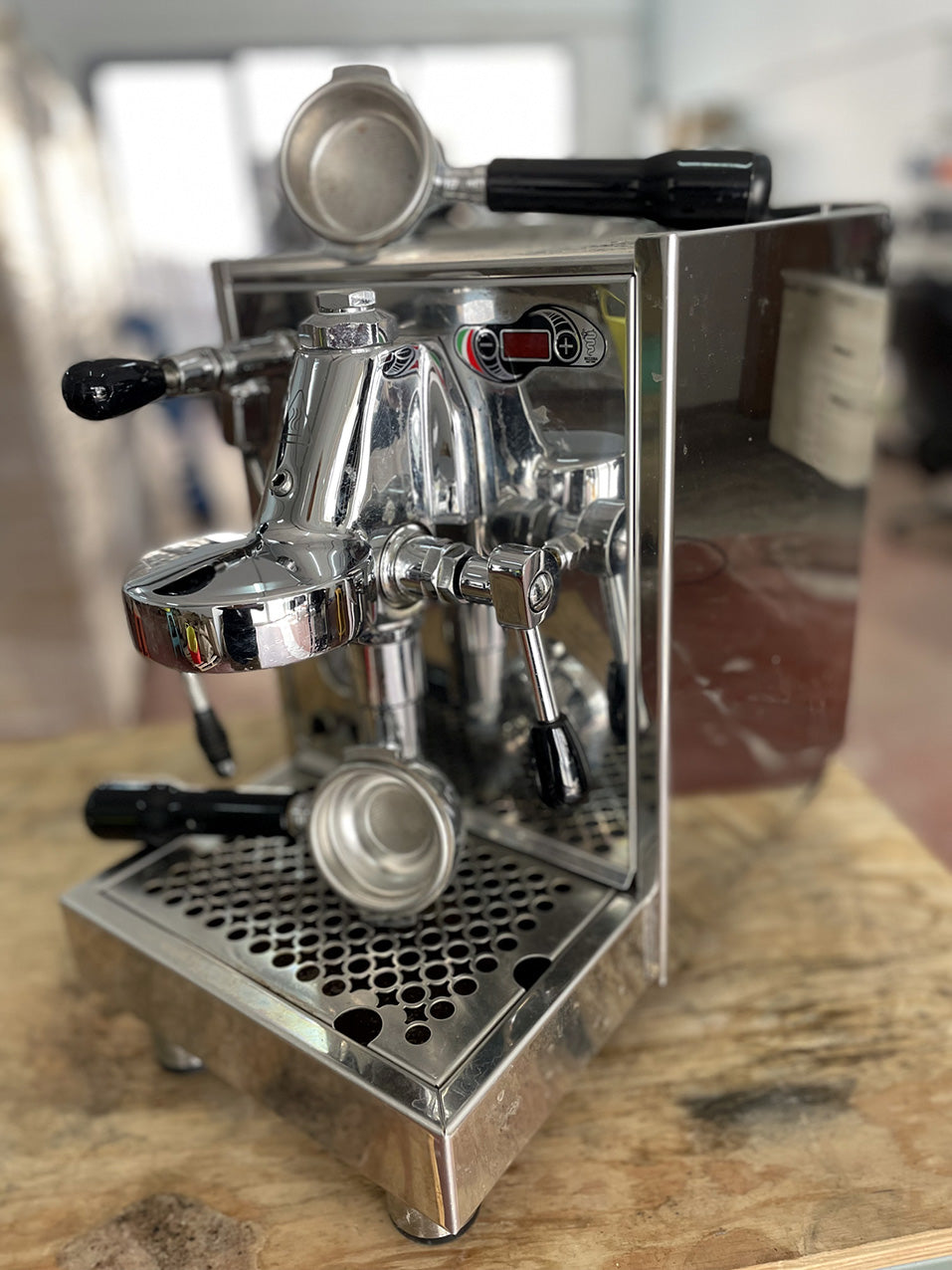 מכונה מחודשת - מכונת קפה מקצועית בזרה יוניקה
