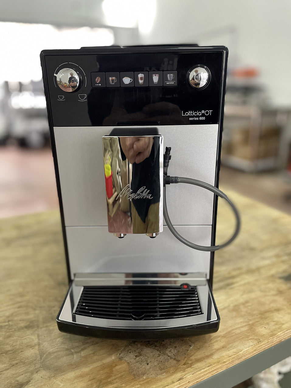 מכונה מחודשת - מכונת קפה אוטומטית מליטה לטיסיה כסף